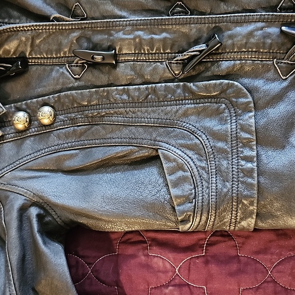 Danier Thinsulate Leather Bomber - Picture 4 of 7